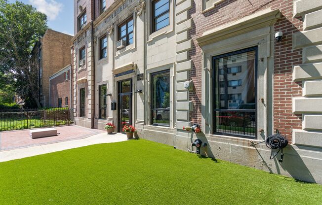 Studio, 1 bath, 250 sqft, $1,365, Unit 5B