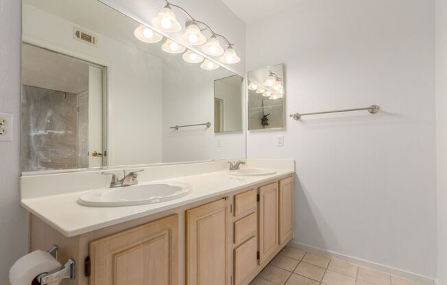 2 beds, 2 baths, $1,295, Unit # 1146
