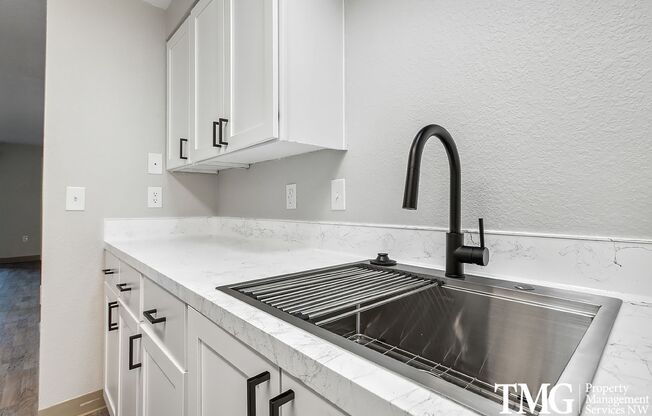 2 beds, 1 bath, 760 sqft, $1,625, Unit 109