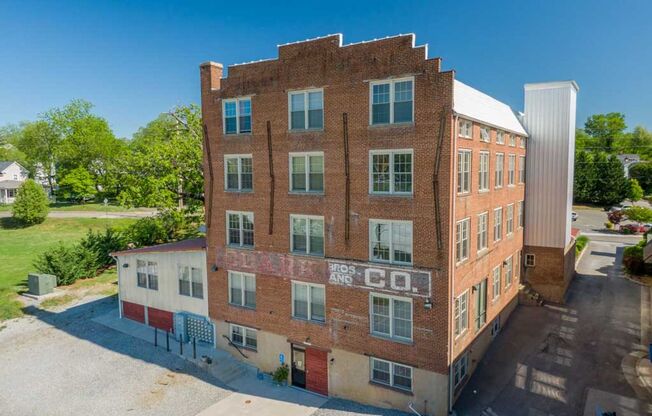 2 beds, 2 baths, 731 sqft, $1,045, Unit BD204