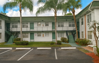 Trayann Apartments - 7777 Pines Blvd