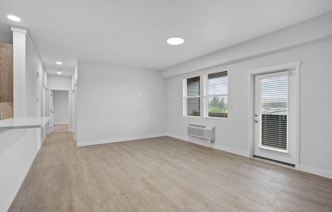 3 beds, 3 baths, 1,674 sqft, $2,050, Unit H-404