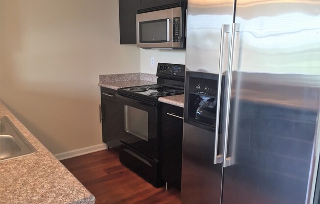 3 beds, 3 baths, 1,730 sqft, $3,483, Unit 406