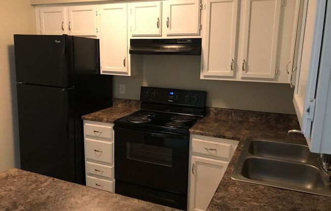 1 bed, 1 bath, 784 sqft, $1,150, Unit 7600405