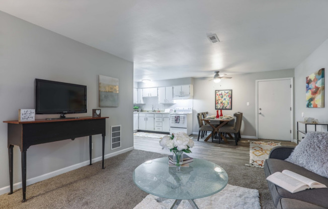 2 beds, 1.5 baths, 1,375 sqft, $1,300, Unit TH-39