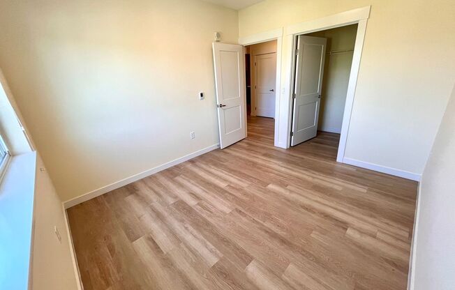 2 beds, 1 bath, $1,910, Unit A209