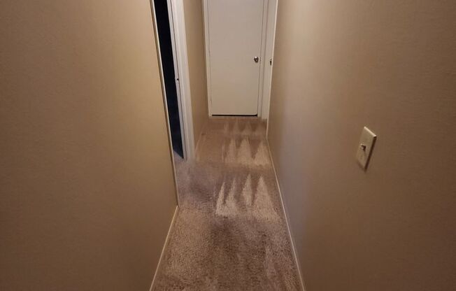 1 bed, 1 bath, 850 sqft, $950, Unit 9-923