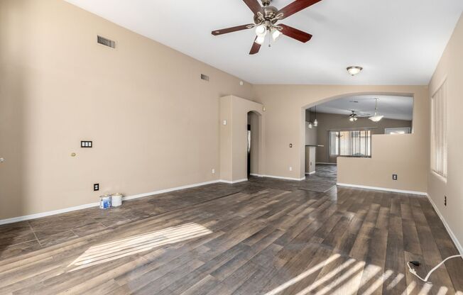 Charming 4‑Bedroom Peoria Home with Private Pool – Great Location!