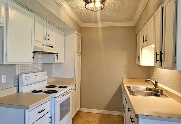 3 beds, 2 baths, 1,200 sqft, $1,400, Unit 519