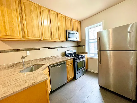 3 beds, 1.5 baths, 1,000 sqft, $3,295, Unit 2