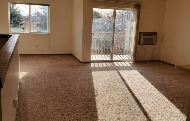 2 beds, 1 bath, $1,079