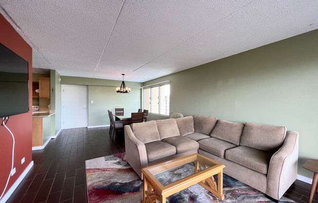 2BD/2BA/2PKG. Furnished, Waikiki, Views, Breeze