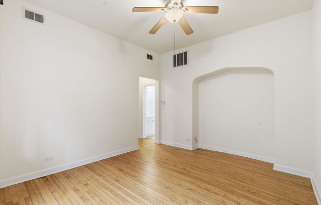 2 beds, 1 bath, 903 sqft, $2,595, Unit 2134-1R