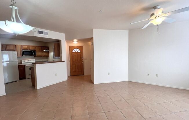 2 beds, 2 baths, $1,400, Unit Unit 2105