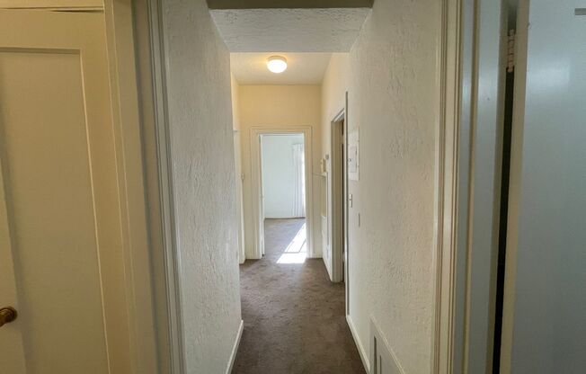 Lantz Building 02 - 2501 Ivy Dr