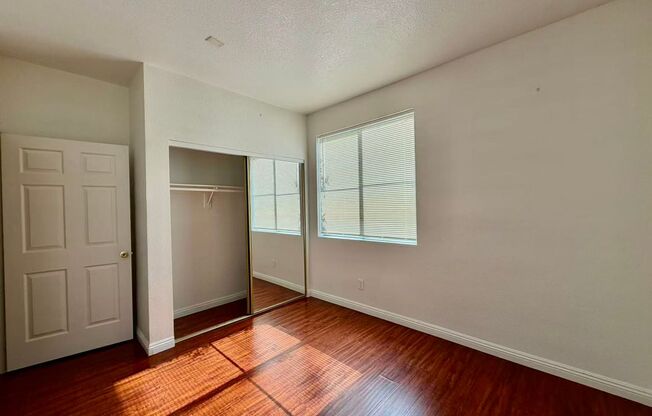 2 beds, 2 baths, $1,300, Unit # B 20 1045