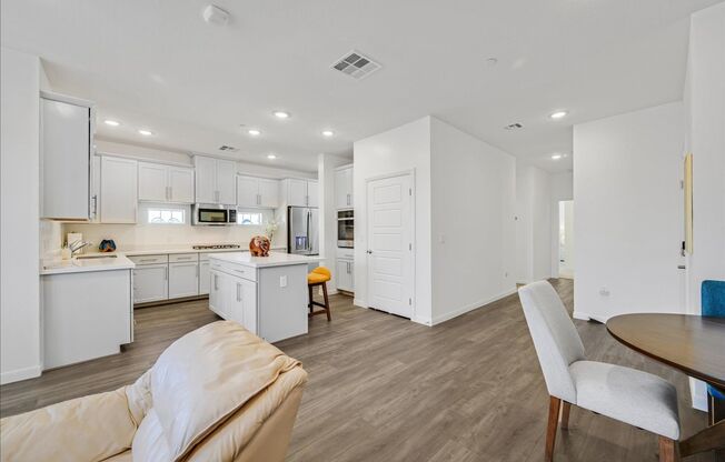 2 beds, 2 baths, $2,100