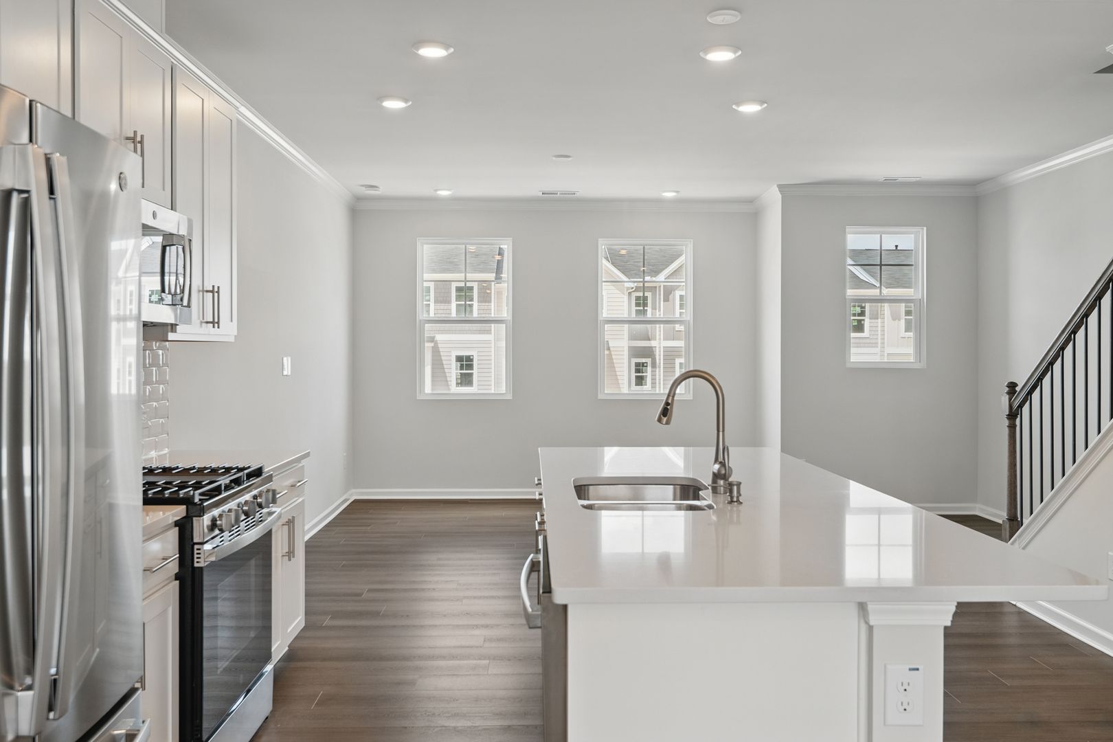 Brand new 3BR/2.5BA Townhouse in Apex! Available NOW!