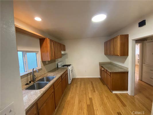 1132 N MARIPOSA AVE