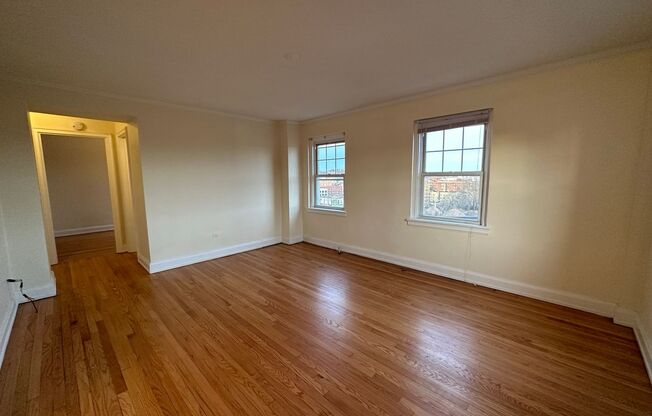 1 bed, 1 bath, 617 sqft, $1,850, Unit Wellington 902