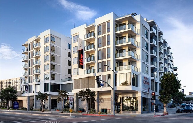 Studio, 1 bath, 599 sqft, $2,221, Unit 815