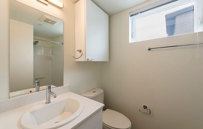 Studio, 1 bath, 292 sqft, $1,095, Unit 304