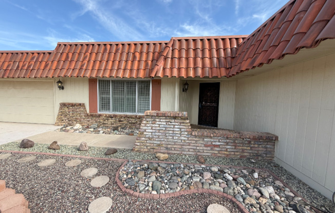11022 W BOSWELL BLVD