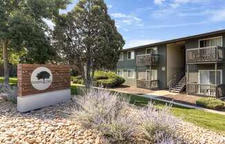 Welcome to Greentree Village Denver Apartments