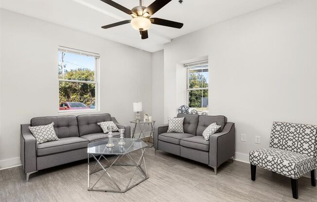 2 beds, 2 baths, 950 sqft, $2,600, Unit 127