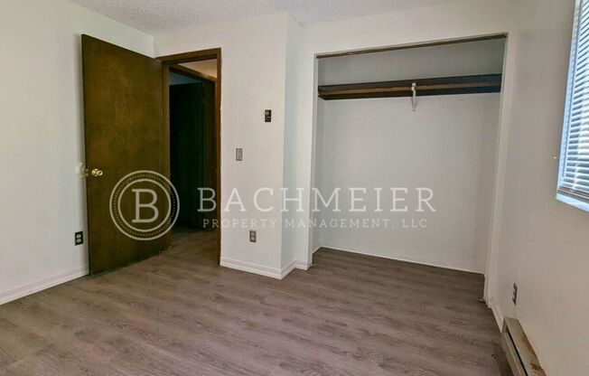 3 beds, 1 bath, 1,056 sqft, $1,150, Unit 1301 SW 2nd St