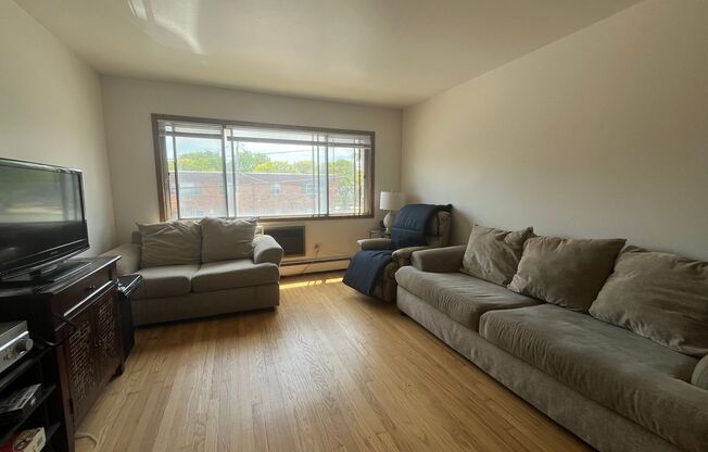 1 bed, 1 bath, $1,015, Unit 24