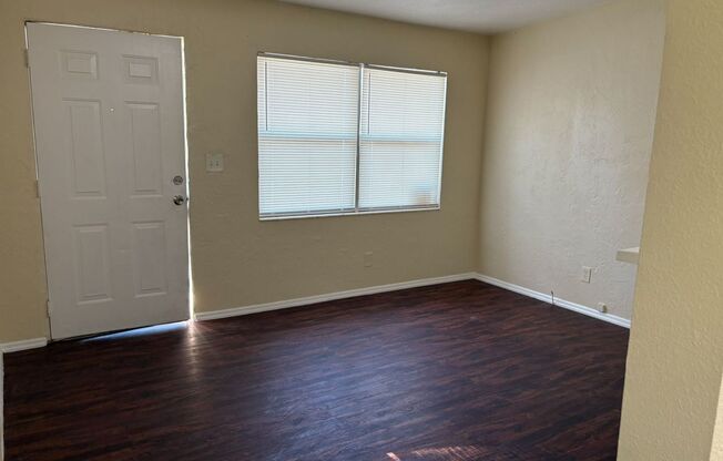 Charming 2-Bedroom Home for Rent Near Gulfport!