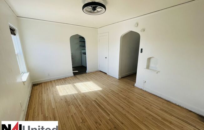 Studio, 1 bath, 390 sqft, $750, Unit Unit 211