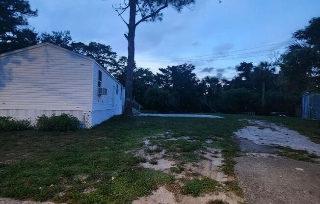 5463 MOBILAIRE DR