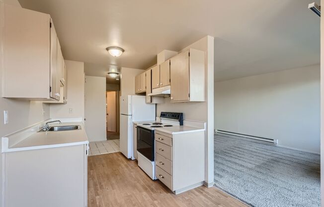 Bright & Spacious One Bedroom near The Landing!