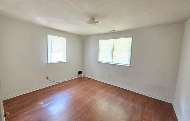 Chesapeake: 2 Bedroom 1 Bathroom Duplex