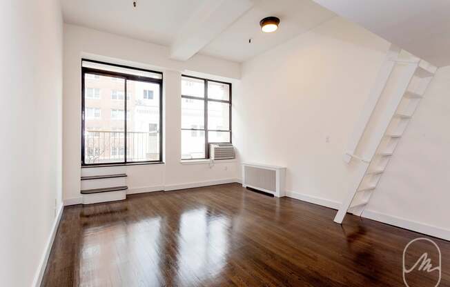 Studio, 1 bath, $4,100, Unit 2E