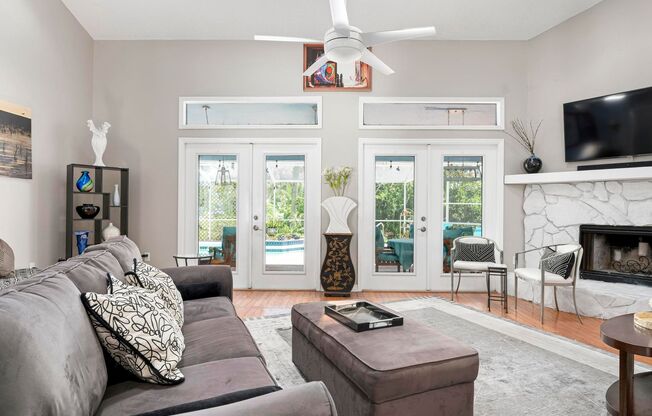 ** STUNNING 4 BEDROOM 2 FULL BATH/ 2 HALF BATH HOME WITH A PRIVATE POOL LOCATED JUST MINUTES FROM NOKOMIS BEACH! **