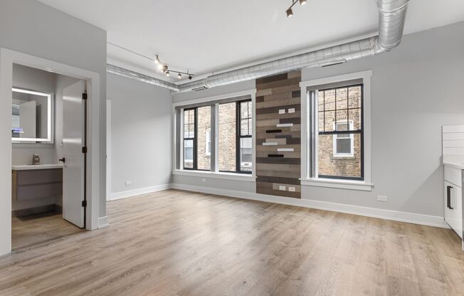 Studio, 1 bath, 280 sqft, $1,600, Unit 305