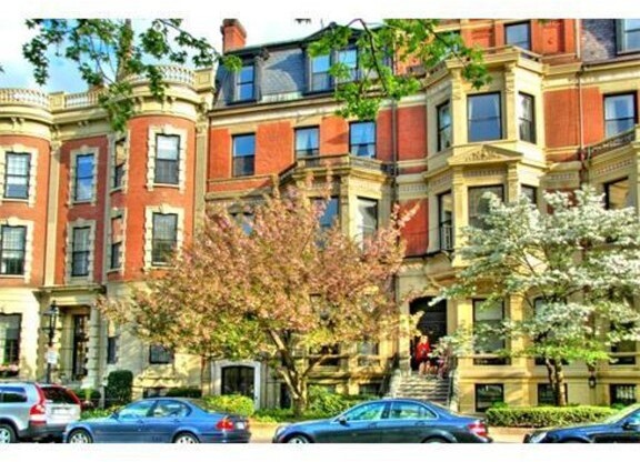 62 COMMONWEALTH AVE