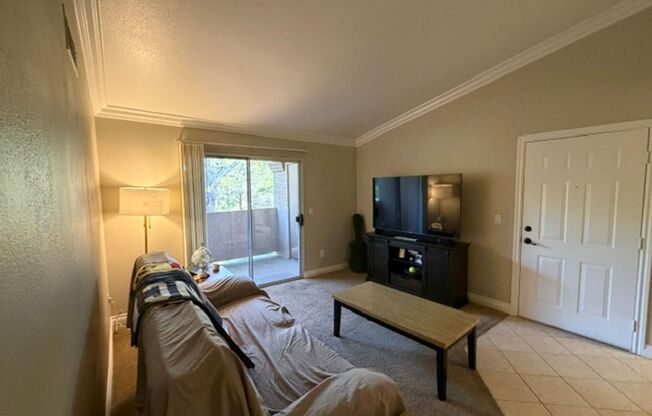 A Fantastic and Super Clean 1 Bedroom, 1 Bathroom upstairs unit.