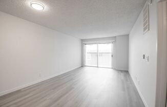 2 beds, 1 bath, $2,195, Unit 9