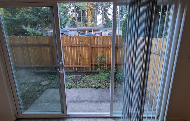 2 beds, 2 baths, 900 sqft, $1,525, Unit #24