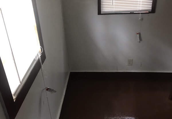 3 beds, 1 bath, $900