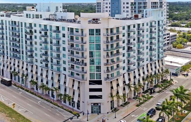 3 beds, 2.5 baths, $3,250, Unit # 719