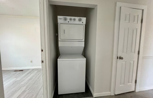 Completely updated 2 bedroom home minutes from Downtown Lagrange!