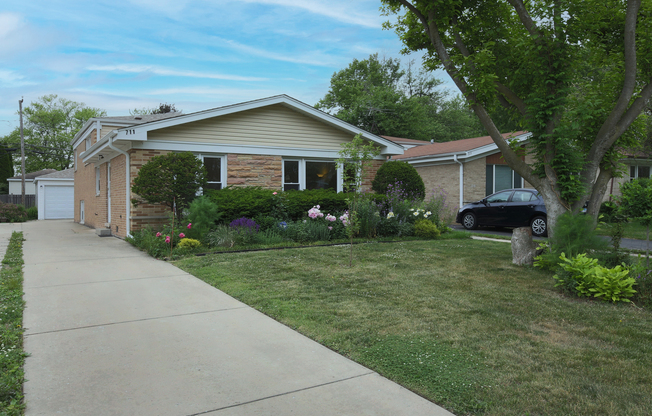 711 LEAMINGTON AVE