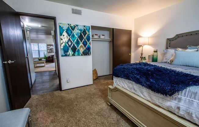 1 bed, 1 bath, 702 sqft, $749