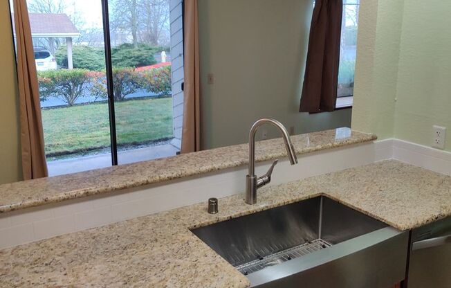 Beautiful 2 bedrooms 1.5 Bath