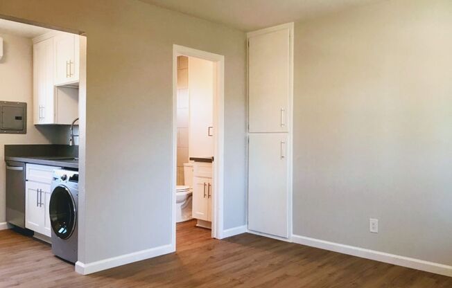 Studio, 1 bath, 450 sqft, $1,795, Unit Unit 05